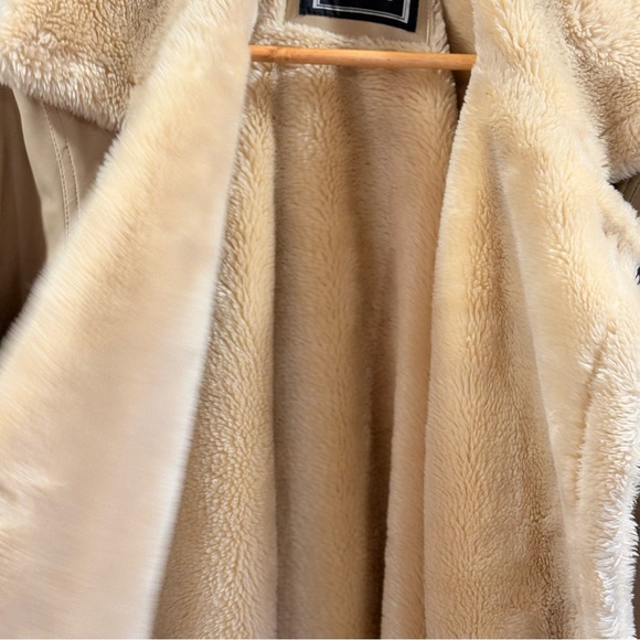 Women's Cream Teddy Jacket with Faux Fur Collar - Picture 6 of 8